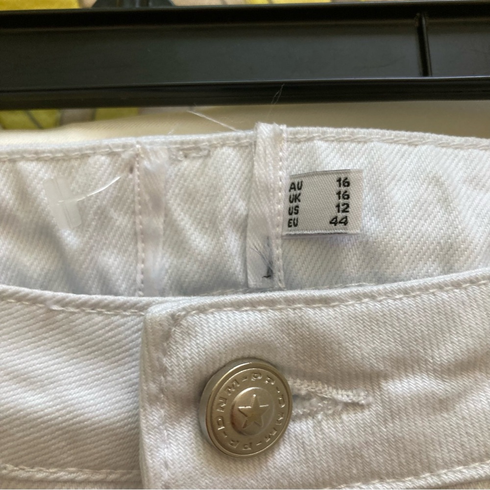 Princess Polly Carey Denim High Waist White Jeans | New without Tags - Picture 9 of 13